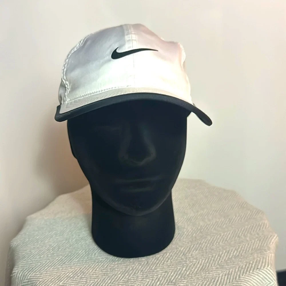Nike Kids White Cap